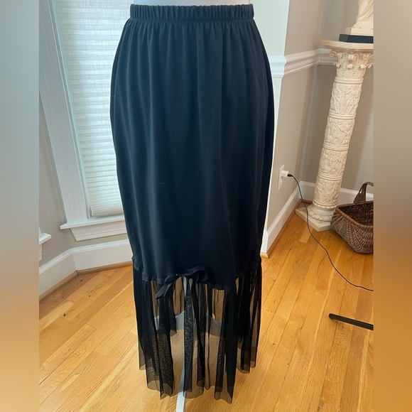 🔥🔥Christine Damen Black Skirt With Sheer Bottom Size Medium - Picture 1 of 4